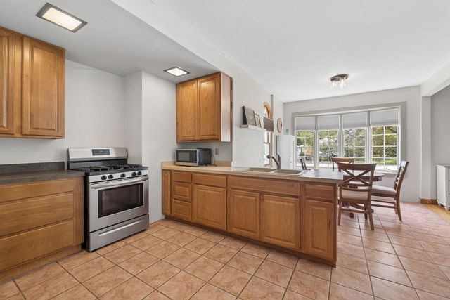 4417 Yender Avenue, Lisle, IL 60532
