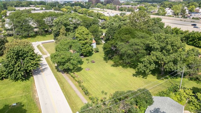4417 Yender Avenue, Lisle, IL 60532