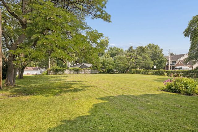 4417 Yender Avenue, Lisle, IL 60532