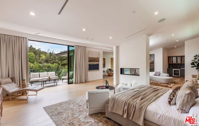 3802 Hollyline Avenue, Los Angeles, CA 91423