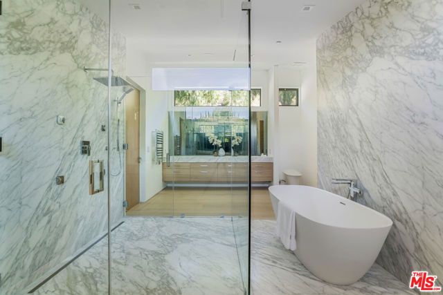 3802 Hollyline Avenue, Los Angeles, CA 91423