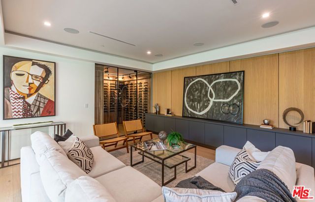 3802 Hollyline Avenue, Los Angeles, CA 91423