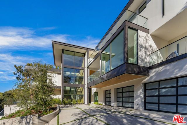 3802 Hollyline Avenue, Los Angeles, CA 91423