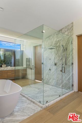 3802 Hollyline Avenue, Los Angeles, CA 91423