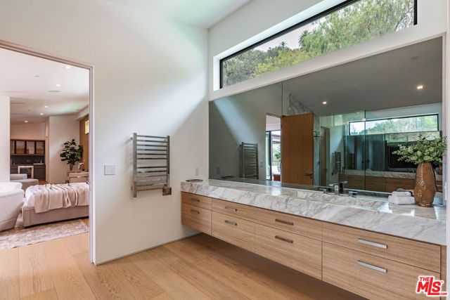 3802 Hollyline Avenue, Los Angeles, CA 91423