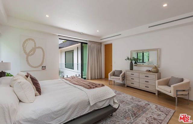 3802 Hollyline Avenue, Los Angeles, CA 91423