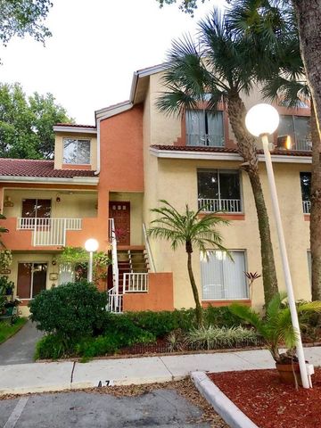 910 Coral Club Drive, Coral Springs, FL 33071