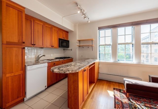 988 Memorial Dr 486, Cambridge, MA 02138