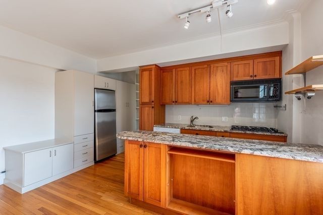 988 Memorial Dr 486, Cambridge, MA 02138