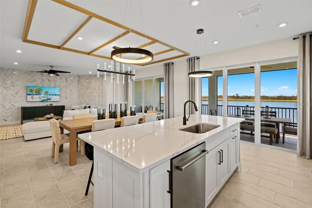 12807 JADE EMPRESS LOOP 201, Venice, FL 34293