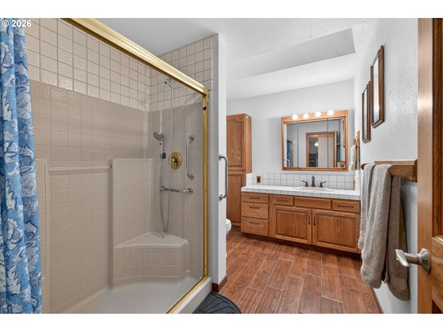 269 BAILEY Dr, Roseburg, OR 97471