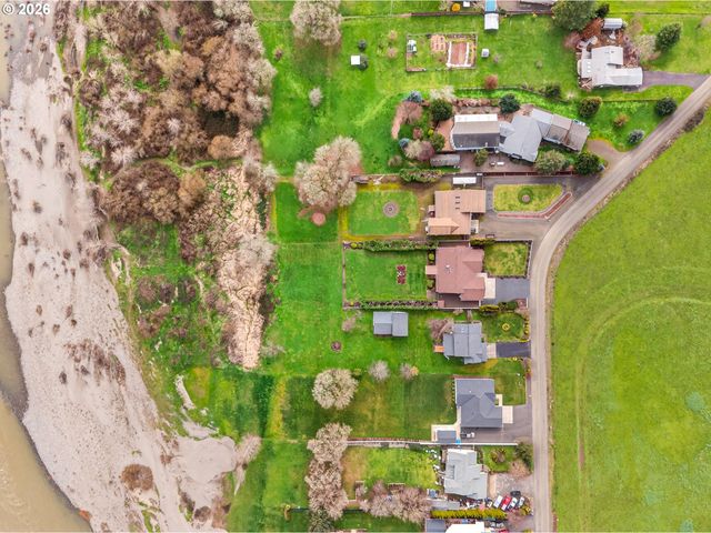 269 BAILEY Dr, Roseburg, OR 97471