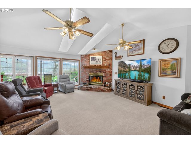 269 BAILEY Dr, Roseburg, OR 97471