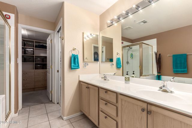 7401 W ARROWHEAD CLUBHOUSE Drive 1023, Glendale, AZ 85308