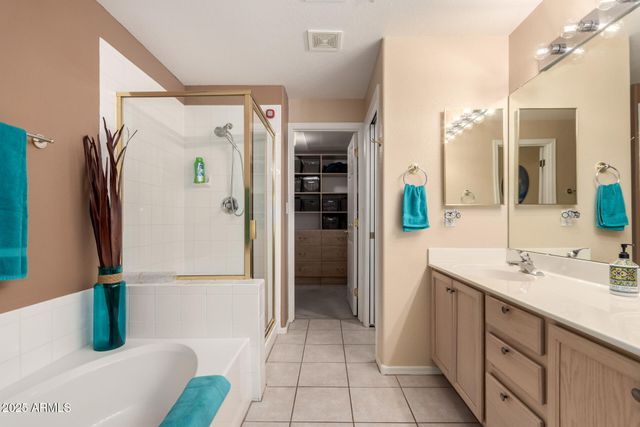 7401 W ARROWHEAD CLUBHOUSE Drive 1023, Glendale, AZ 85308