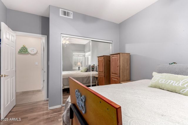 7401 W ARROWHEAD CLUBHOUSE Drive 1023, Glendale, AZ 85308