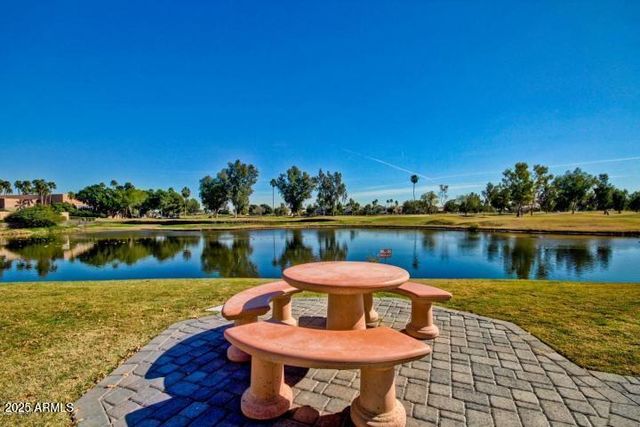 7401 W ARROWHEAD CLUBHOUSE Drive 1023, Glendale, AZ 85308