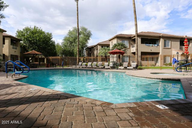 7401 W ARROWHEAD CLUBHOUSE Drive 1023, Glendale, AZ 85308