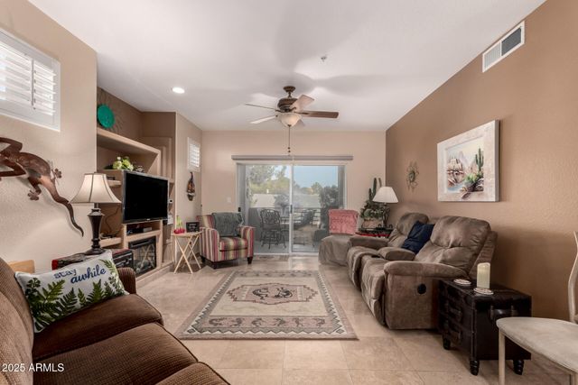 7401 W ARROWHEAD CLUBHOUSE Drive 1023, Glendale, AZ 85308