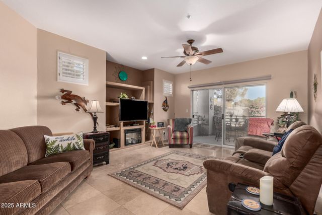 7401 W ARROWHEAD CLUBHOUSE Drive 1023, Glendale, AZ 85308