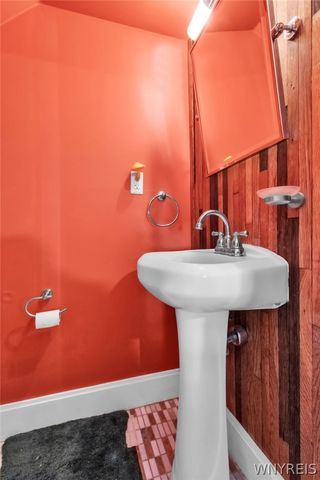 39 Winston Road, Buffalo, NY 14216