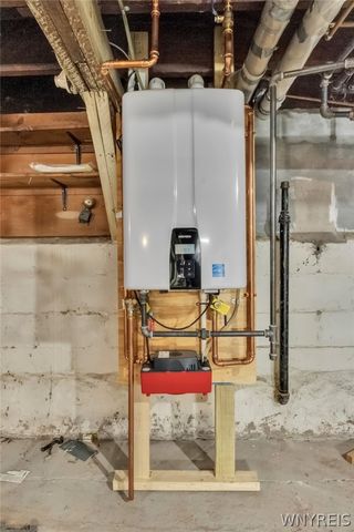 39 Winston Road, Buffalo, NY 14216