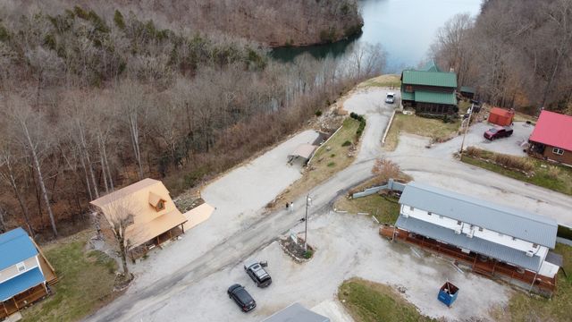 225 Bill Hunter Rd, Celina, TN 38551