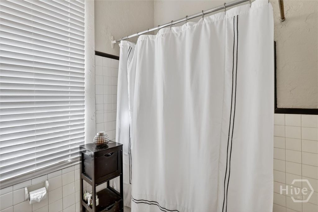 Image 19 of property listing at 416 W 36th Street, Savannah, GA 31401