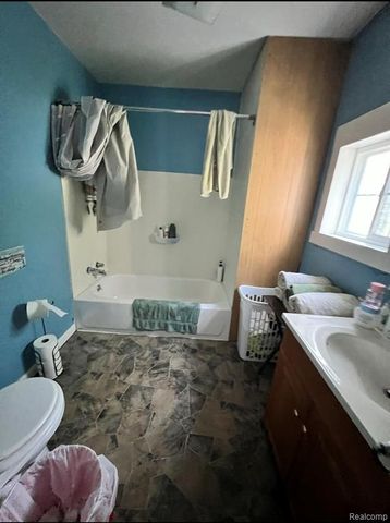 2221 Salt Street, Saginaw, MI 48602