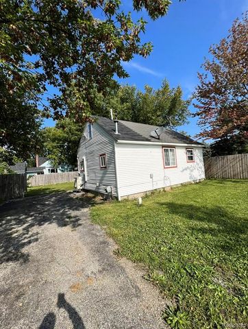 2221 Salt Street, Saginaw, MI 48602