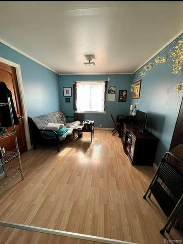 2221 Salt Street, Saginaw, MI 48602