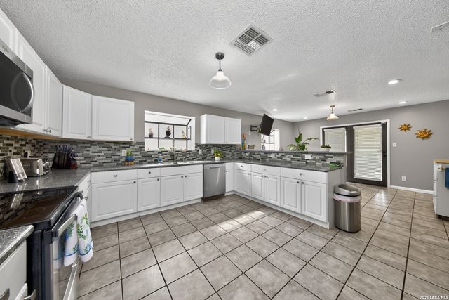13830 BROOK HOLLOW BLVD, San Antonio, TX 78232