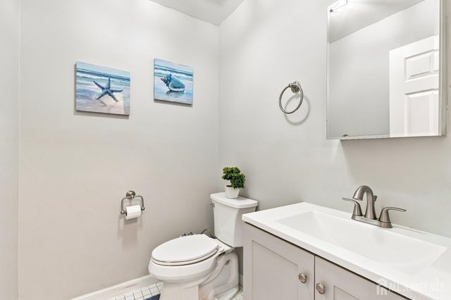 30 Kensington Drive, Piscataway, NJ 08854