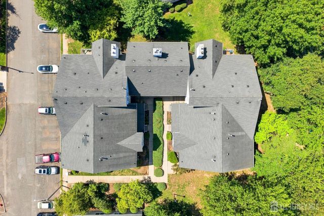 30 Kensington Drive, Piscataway, NJ 08854