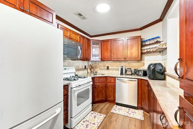 30 Kensington Drive, Piscataway, NJ 08854