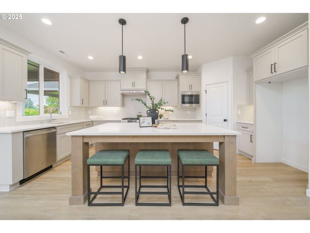 1904 Nw 21ST Cir, Battle Ground, WA 98604
