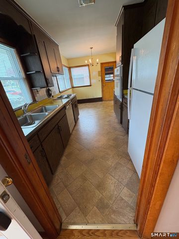 93 Ridgewood Road, East Hartford, CT 06118