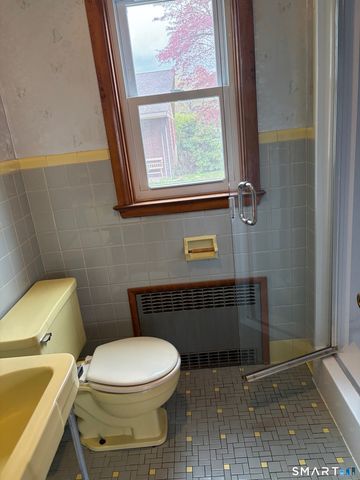 93 Ridgewood Road, East Hartford, CT 06118