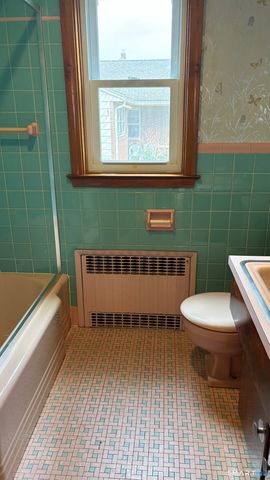 93 Ridgewood Road, East Hartford, CT 06118