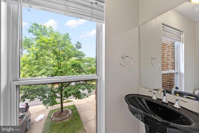 12081 EDGEMERE CIR, Reston, VA 20190