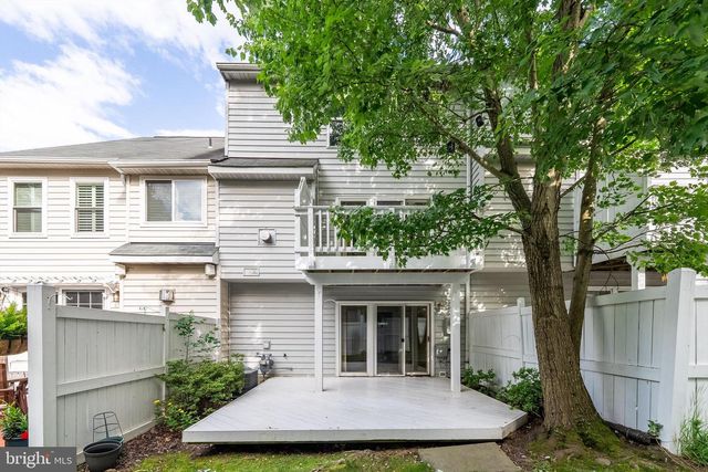 12081 EDGEMERE CIR, Reston, VA 20190