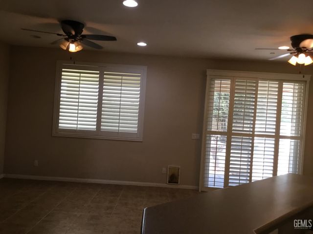 13320 Sterling Heights Drive, Bakersfield, CA 93306