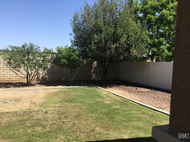 13320 Sterling Heights Drive, Bakersfield, CA 93306