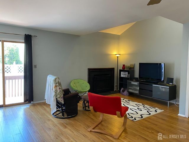 8 Neilson Street G, New Brunswick, NJ 08901