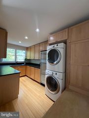 701 N JEFFERSON ST, Arlington, VA 22205