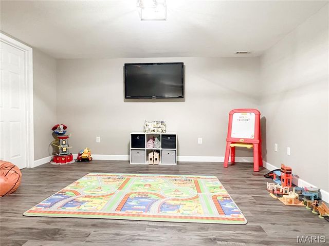 305 W Hillside Drive, Farmington, MO 63640