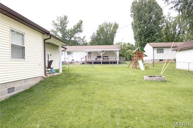 305 W Hillside Drive, Farmington, MO 63640