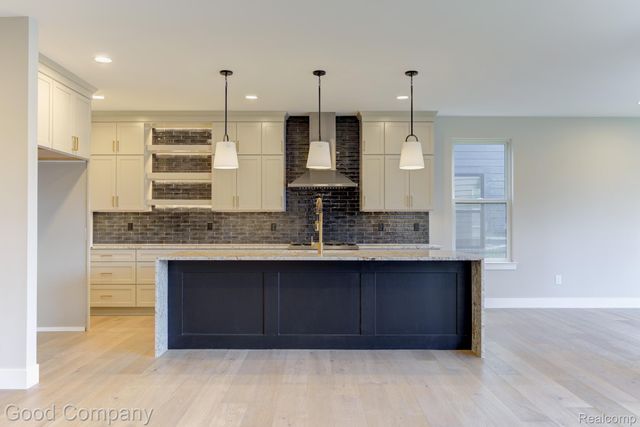 808 Irving Avenue, Royal Oak, MI 48067