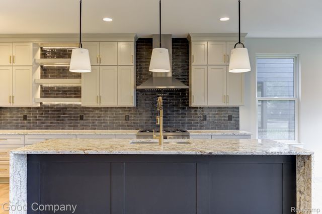 808 Irving Avenue, Royal Oak, MI 48067