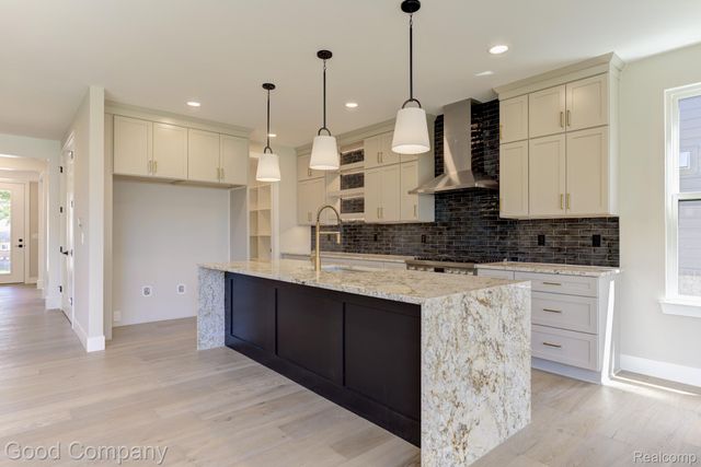 808 Irving Avenue, Royal Oak, MI 48067